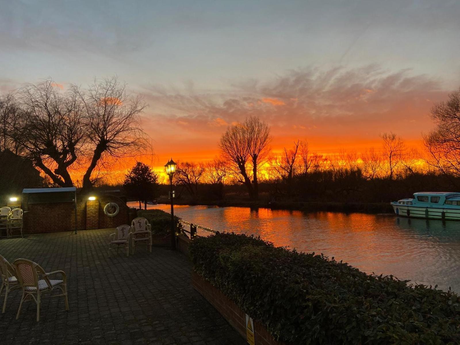 Waveney House Hotel بسلس المظهر الخارجي الصورة